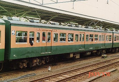 JR���C�@115�n800�ԑ�