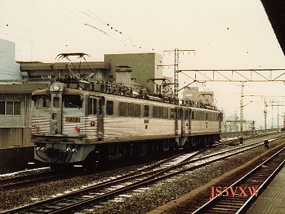 EF30�`�𒼗��d�C�@�֎ԁ@EF30 3�@�iJR��B�j�@���։w